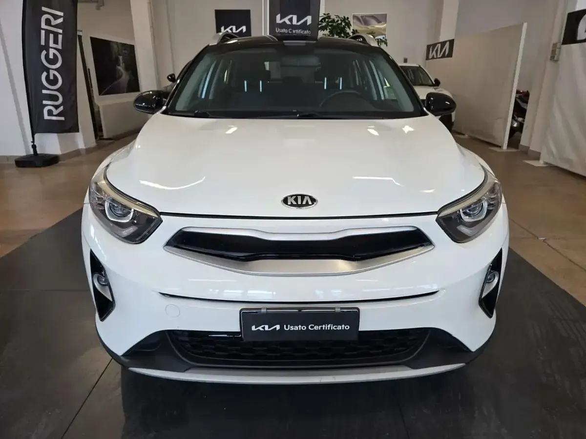 Usata Kia Stonic 120 CV (88 kW) 2017 Bianco SUV