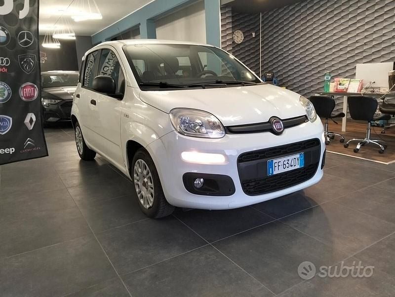 Bianco Usata 2016 Fiat Panda Easy Tre volumi | 6500 € (Buon prezzo) - Immagine 1/4