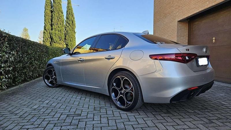Usata Alfa Romeo Giulia Veloce 211 CV (155 kW) 2020 Argento Berlina