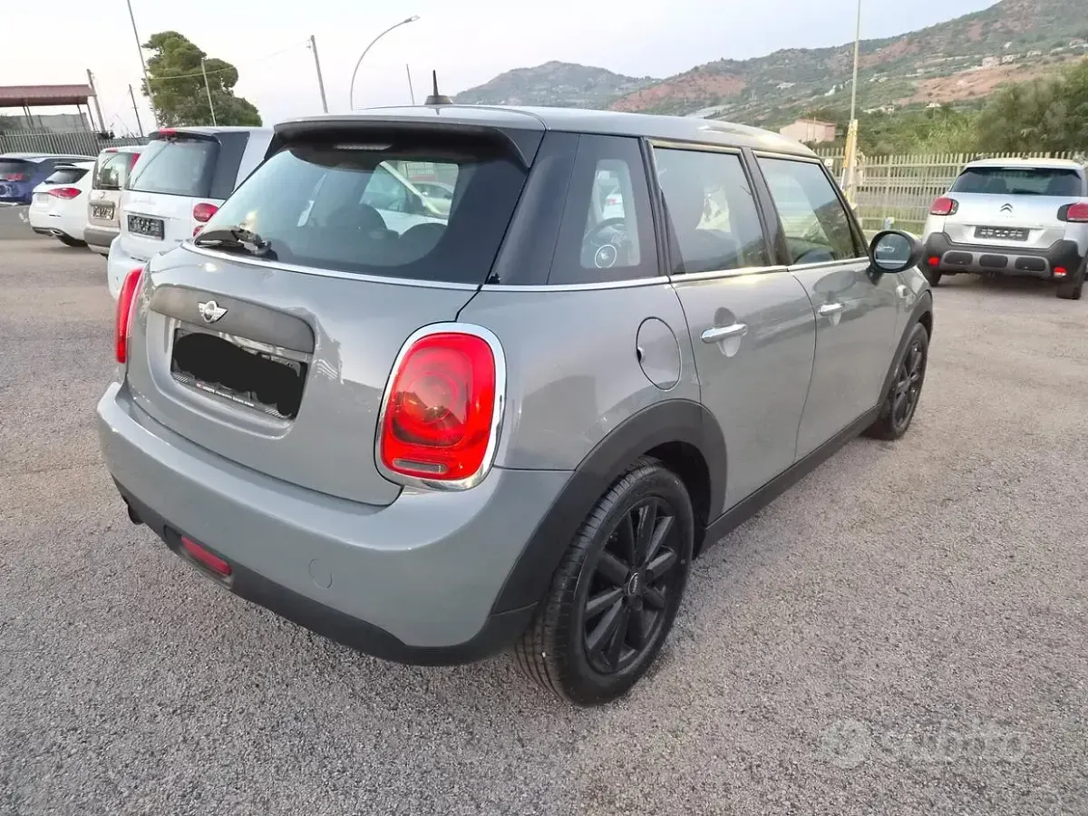 Usata Mini One D Countryman Business 90 CV (66 kW) 2015 Grigio SUV