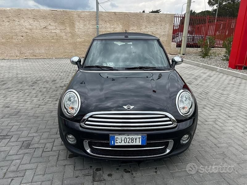 Usata Mini Cooper D Cabriolet Hype 111 CV (81 kW) 2011 Nero Cabrio