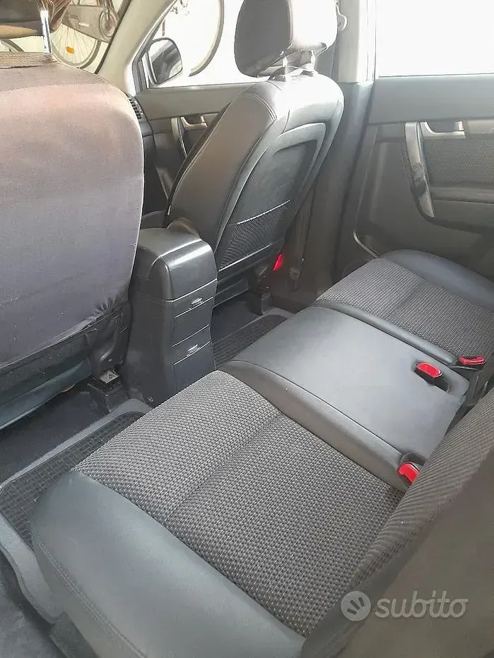 Usata Chevrolet Captiva 150 CV (110 kW) 2008 Grigio SUV