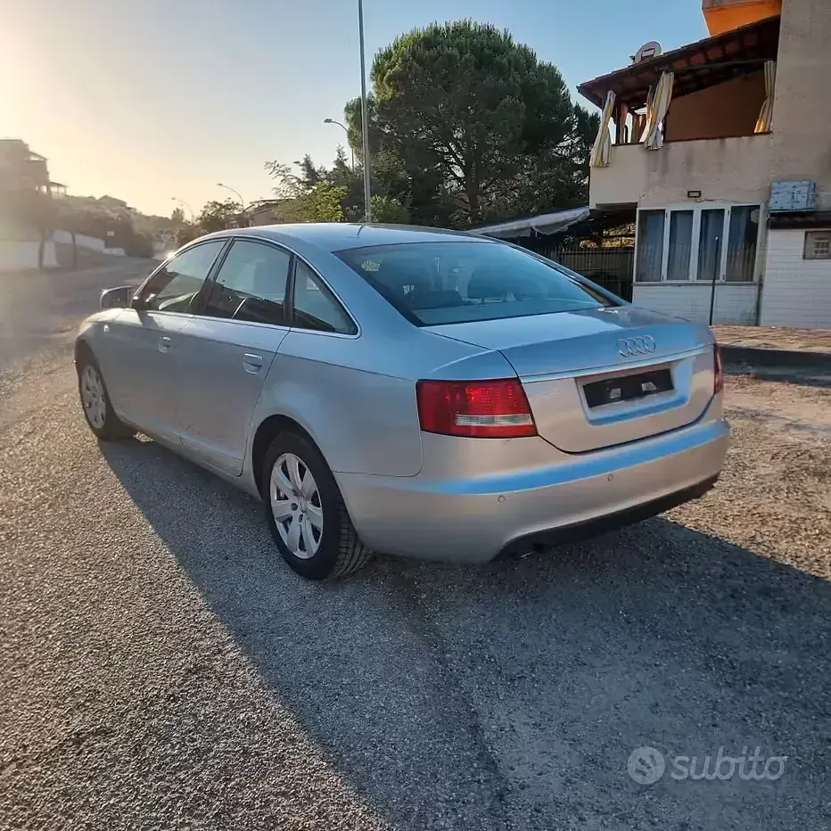 Usata Audi A6 140 CV (102 kW) 2005 Grigio Berlina