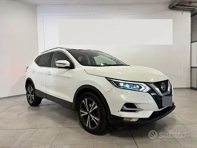 Usata Nissan Qashqai N-Connecta 116 CV (85 kW) 2021 Bianco SUV