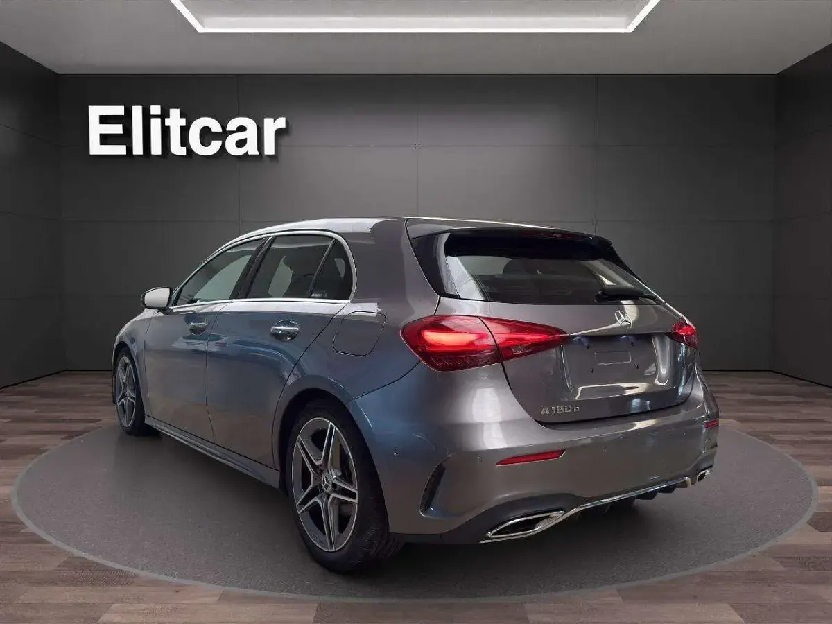 Usata Mercedes A180 AMG Line Premium 116 CV (85 kW) 2024 Grigio Berlina