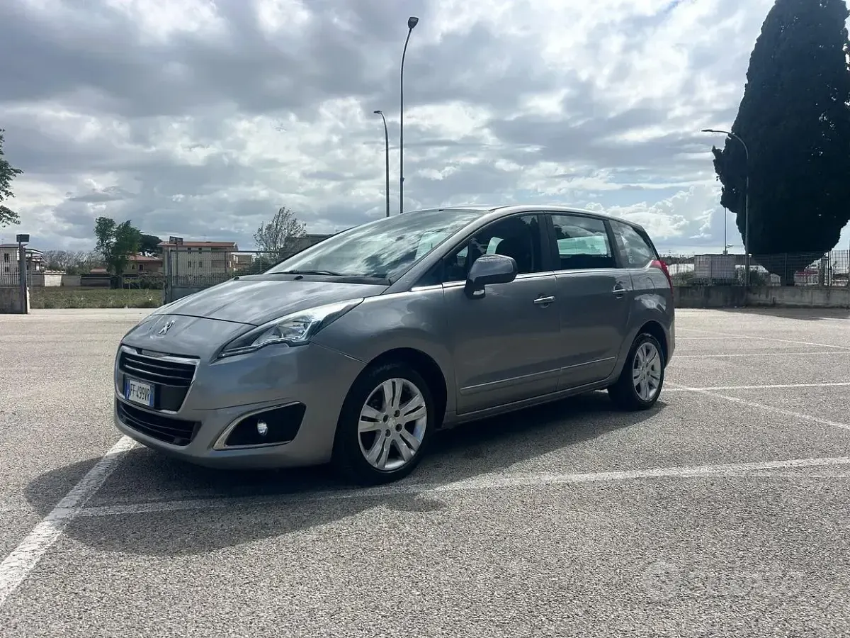 Usata Peugeot 5008 120 CV (88 kW) 2016 Grigio Monovolume
