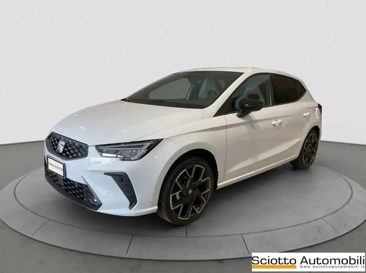 Nuova Seat Ibiza FR 95 CV (69 kW) 2026 Bianco Utilitaria
