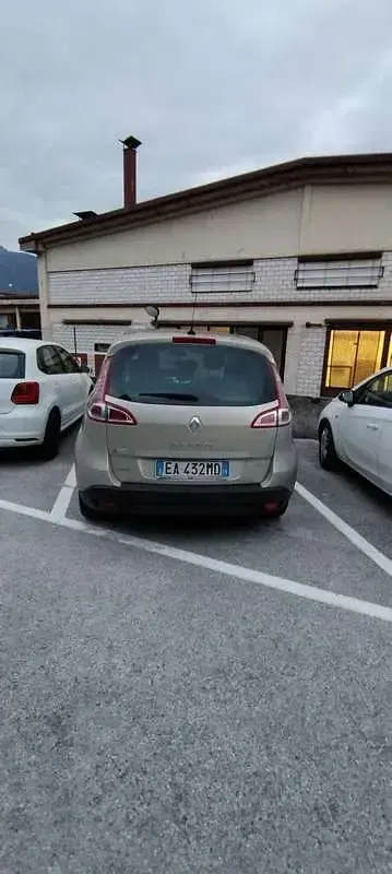 Usata Renault Scénic III Dynamique 150 CV (110 kW) 2010 Monovolume