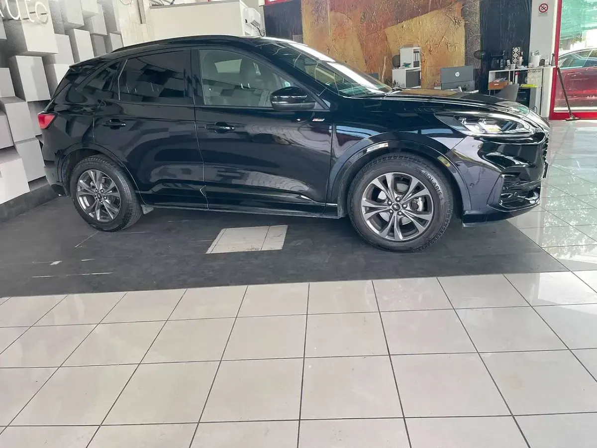 Usata Ford Kuga ST-Line X 120 CV (88 kW) 2023 Nero agate SUV
