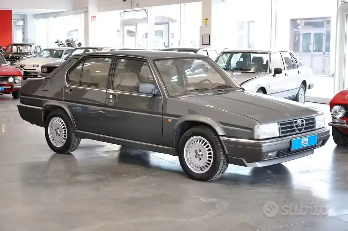 Usata Alfa Romeo 90 Quadrifoglio 156 CV (114 kW) 1985 Grigio Berlina
