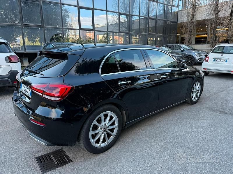 Usata Mercedes A180 Prestige 116 CV (85 kW) 2019 Nero Berlina