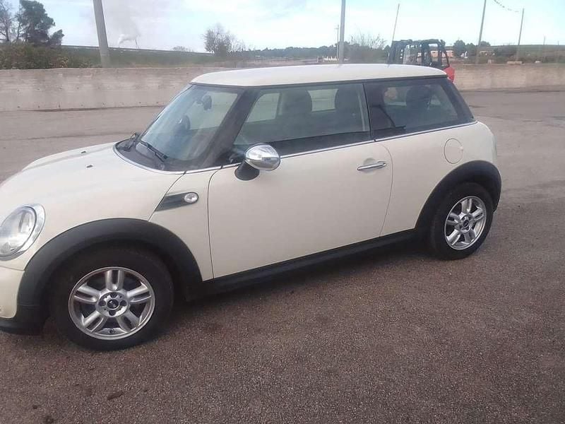 Usata Mini Cooper 102 CV (75 kW) 2012 Bianco Utilitaria