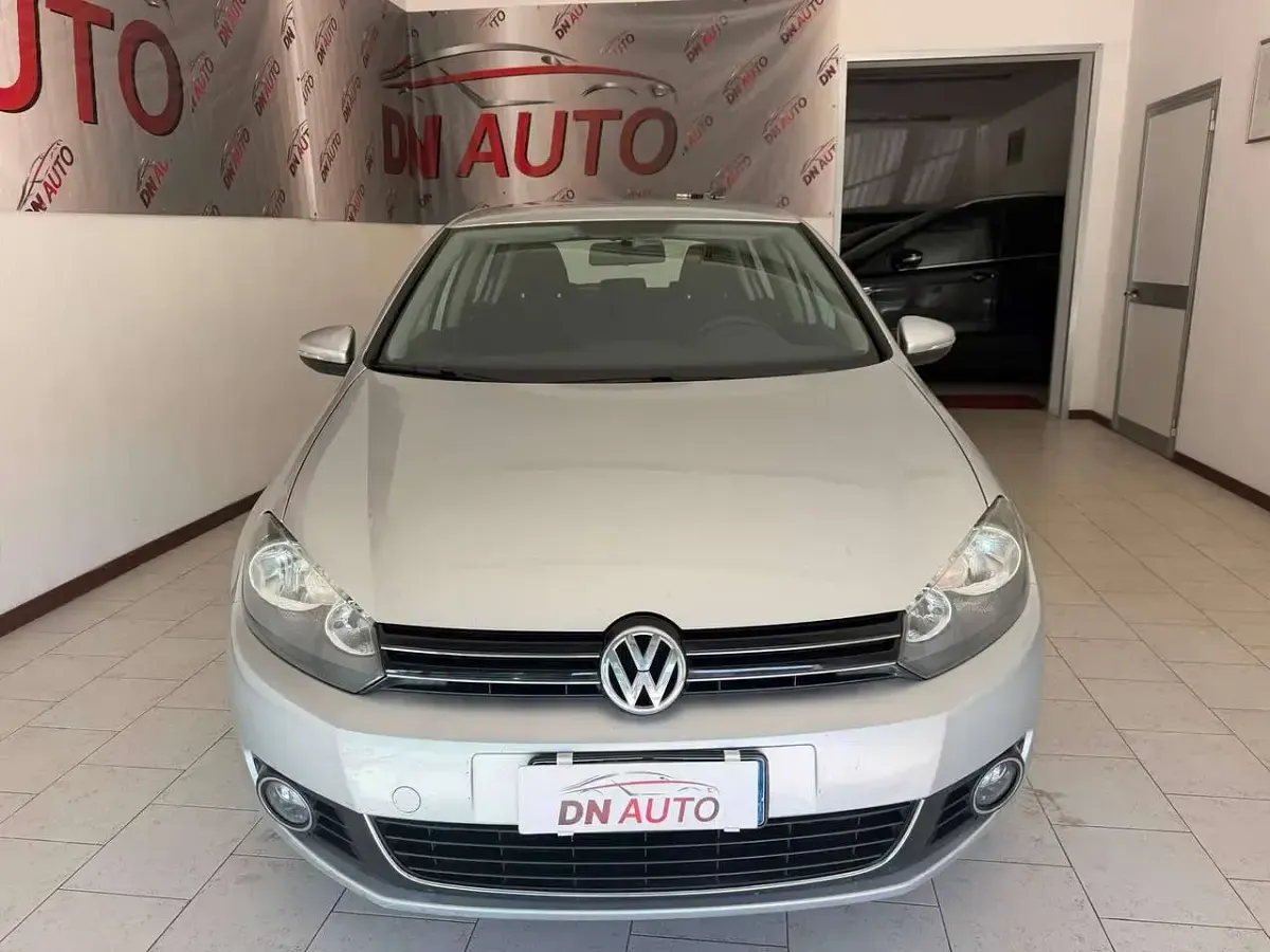 Usata VW Golf VII Highline 105 CV (77 kW) 2012 Argento Berlina