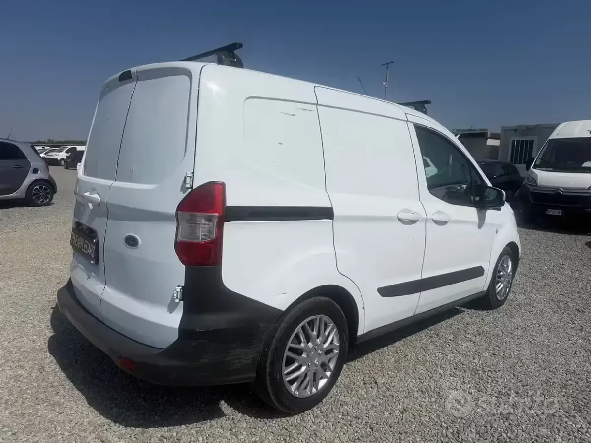 Usata Ford Transit 97 CV (71 kW) 2015 Bianco Furgone