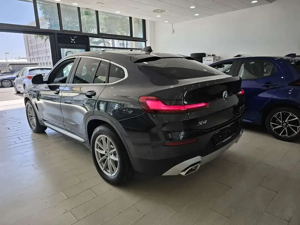 Usata BMW X4 Efficient Dynamics 190 CV (139 kW) 2023 Grigio SUV