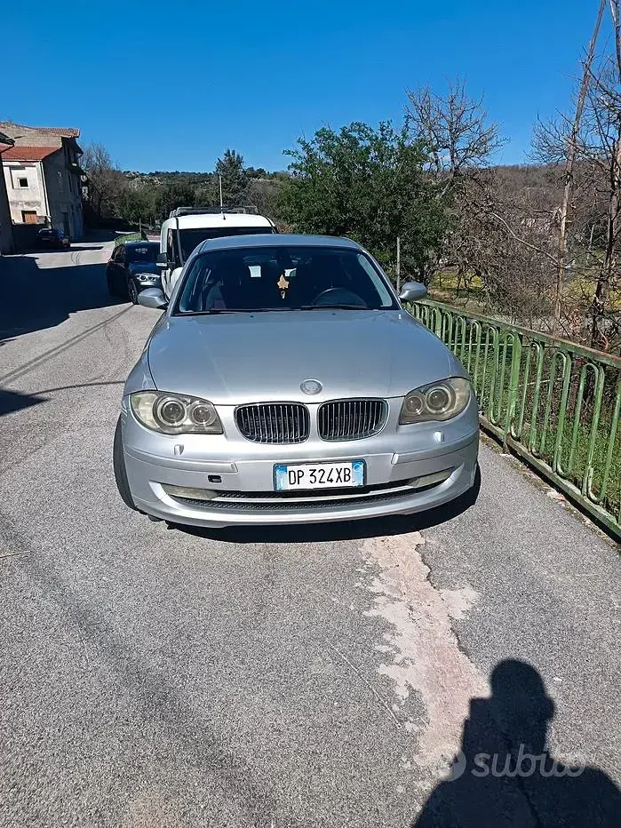 Usata BMW 118 143 CV (105 kW) 2008 Grigio Utilitaria