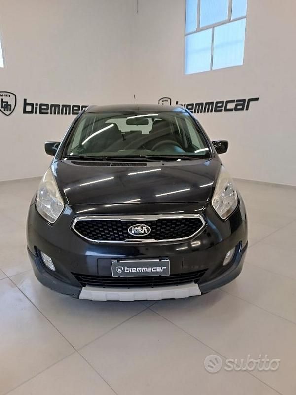 Usata Kia Venga 90 CV (66 kW) 2014 Nero Utilitaria