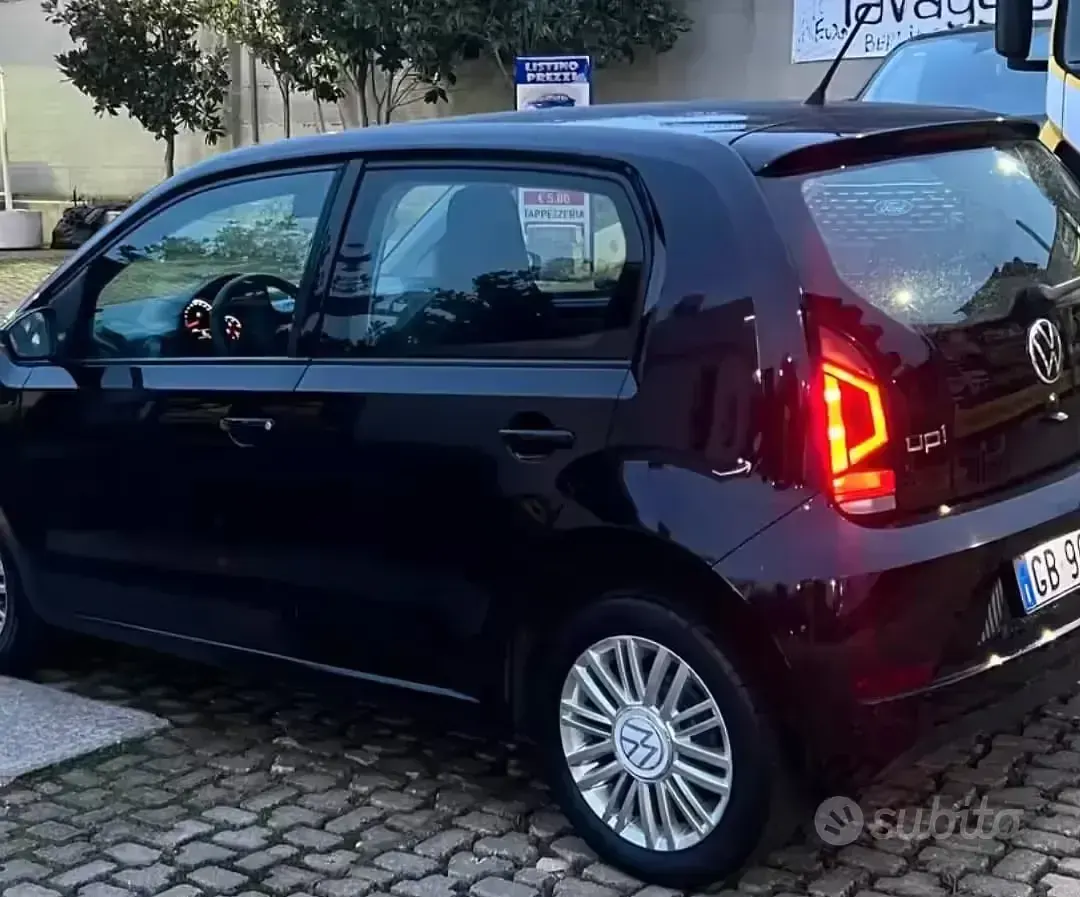 Usata VW up! 60 CV (44 kW) 2020 Nero Utilitaria