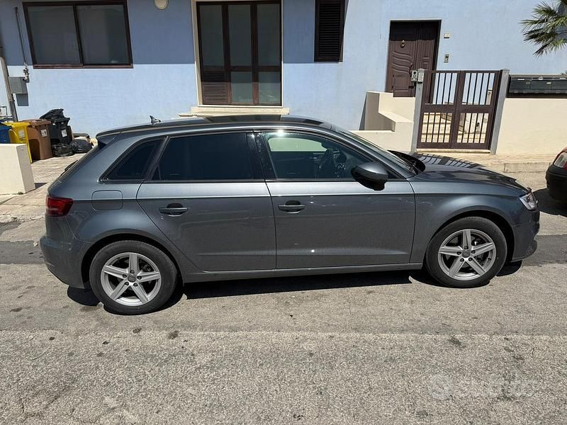 Usata Audi A3 Business 116 CV (85 kW) 2018 Grigio Berlina