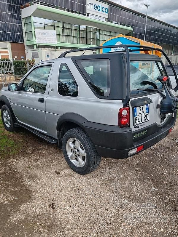 Usata Land Rover Freelander 97 CV (71 kW) 2002 Grigio SUV