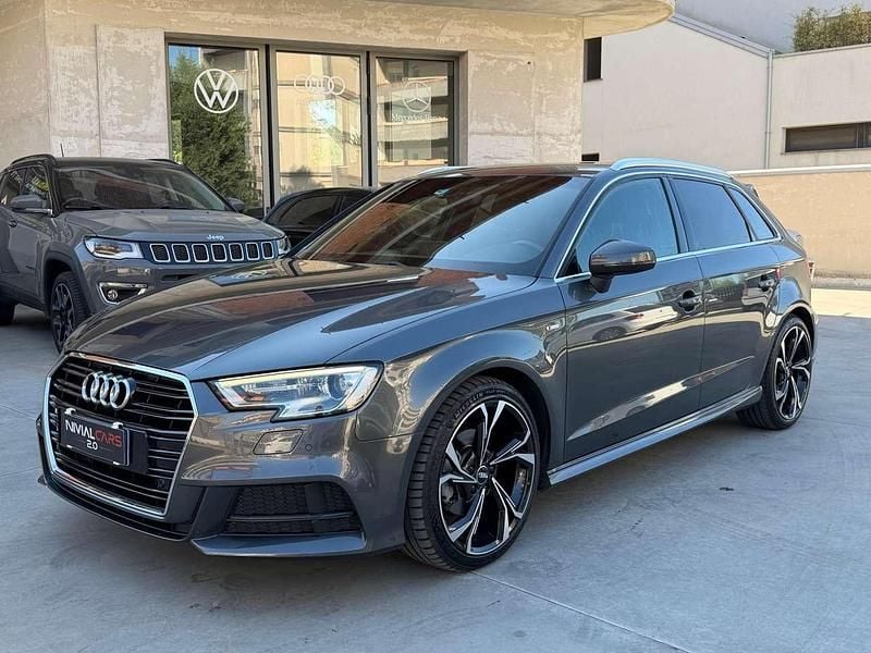 Grigio Usata 2017 Audi A3 S-Line Tre volumi | 17.900 € (Buon prezzo) - Immagine 1/4