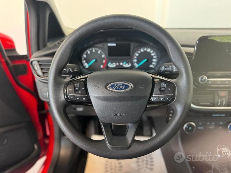Usata Ford Fiesta 70 CV (51 kW) 2018 Rosso Utilitaria