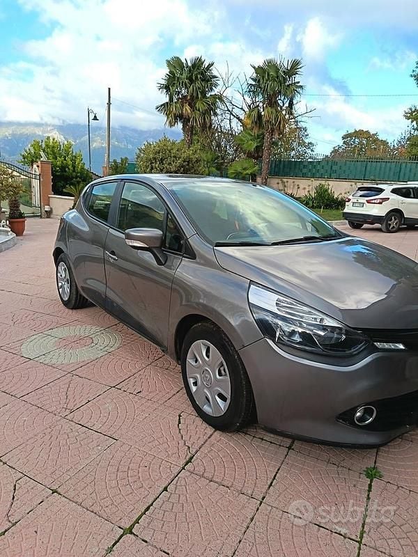 Usata Renault Clio IV 75 CV (55 kW) 2015 Grigio Berlina