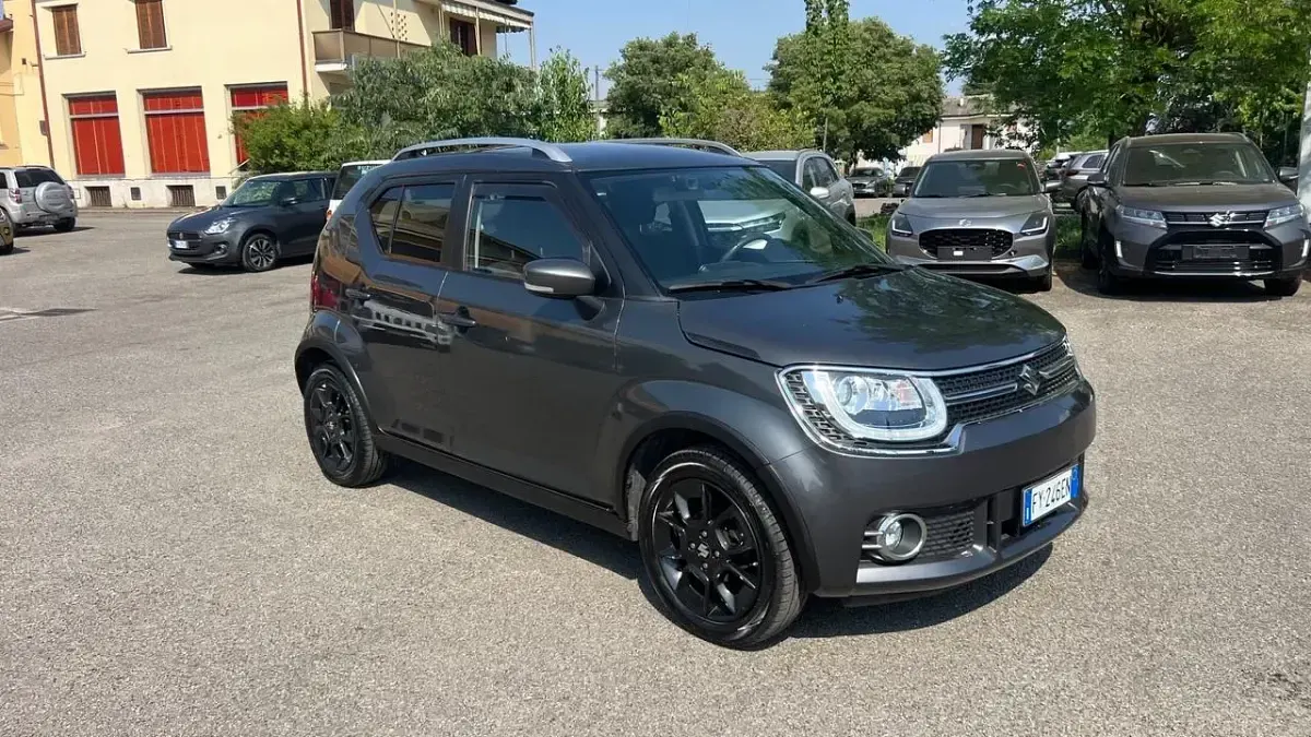 Usata Suzuki Ignis 90 CV (66 kW) 2019 Grigio SUV