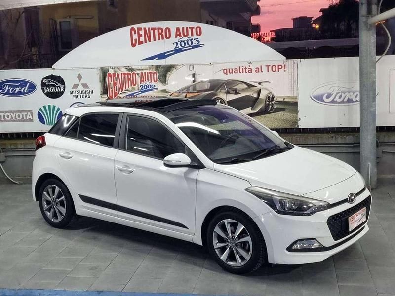 Usata Hyundai i20 Style 75 CV (55 kW) 2016 Bianco Berlina