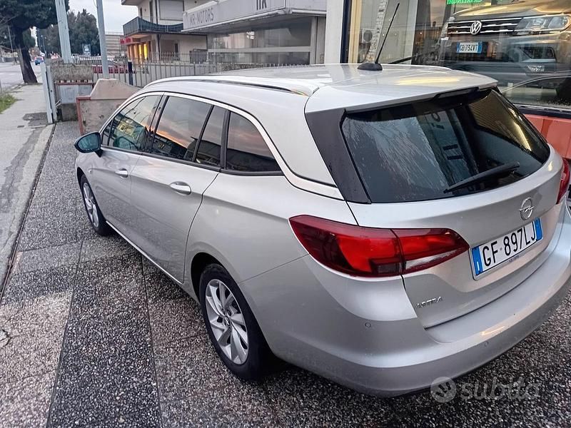 Usata Opel Astra Business 122 CV (89 kW) 2021 Grigio Station wagon