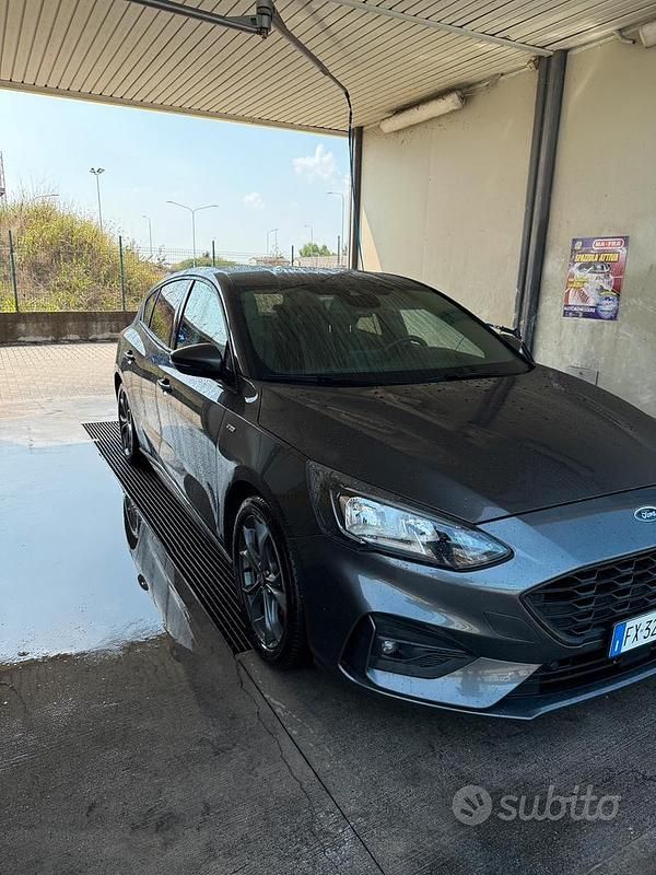 Usata Ford Focus ST-Line 125 CV (91 kW) 2019 Grigio Berlina