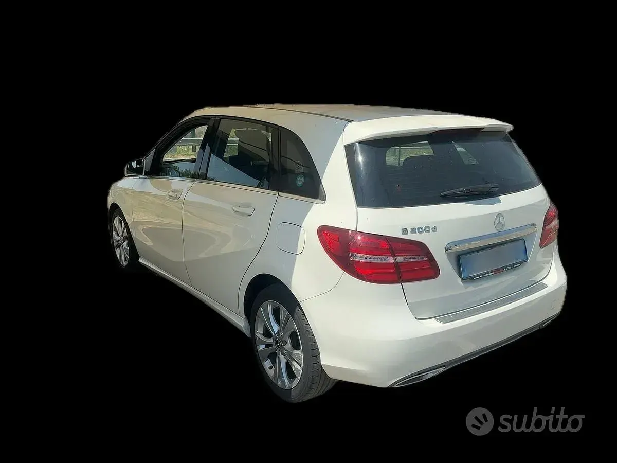 Usata Mercedes B200 Premium 136 CV (100 kW) 2018 Bianco Utilitaria