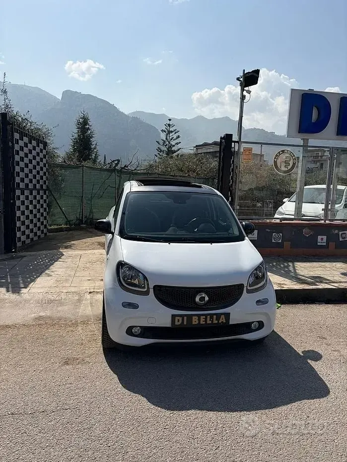 Usata Smart ForFour 90 CV (66 kW) 2018 Nero Utilitaria