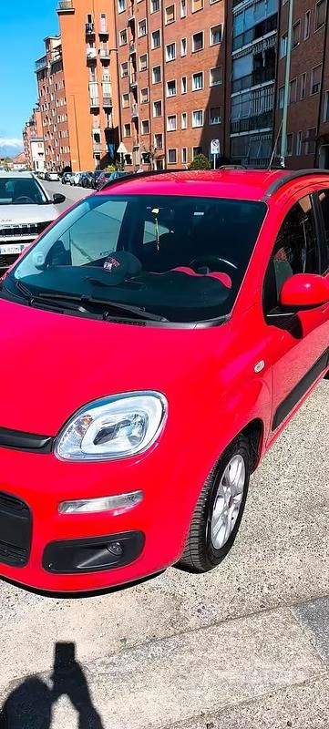 Usata Fiat Panda Lounge 69 CV (50 kW) 2014 Rosso Utilitaria