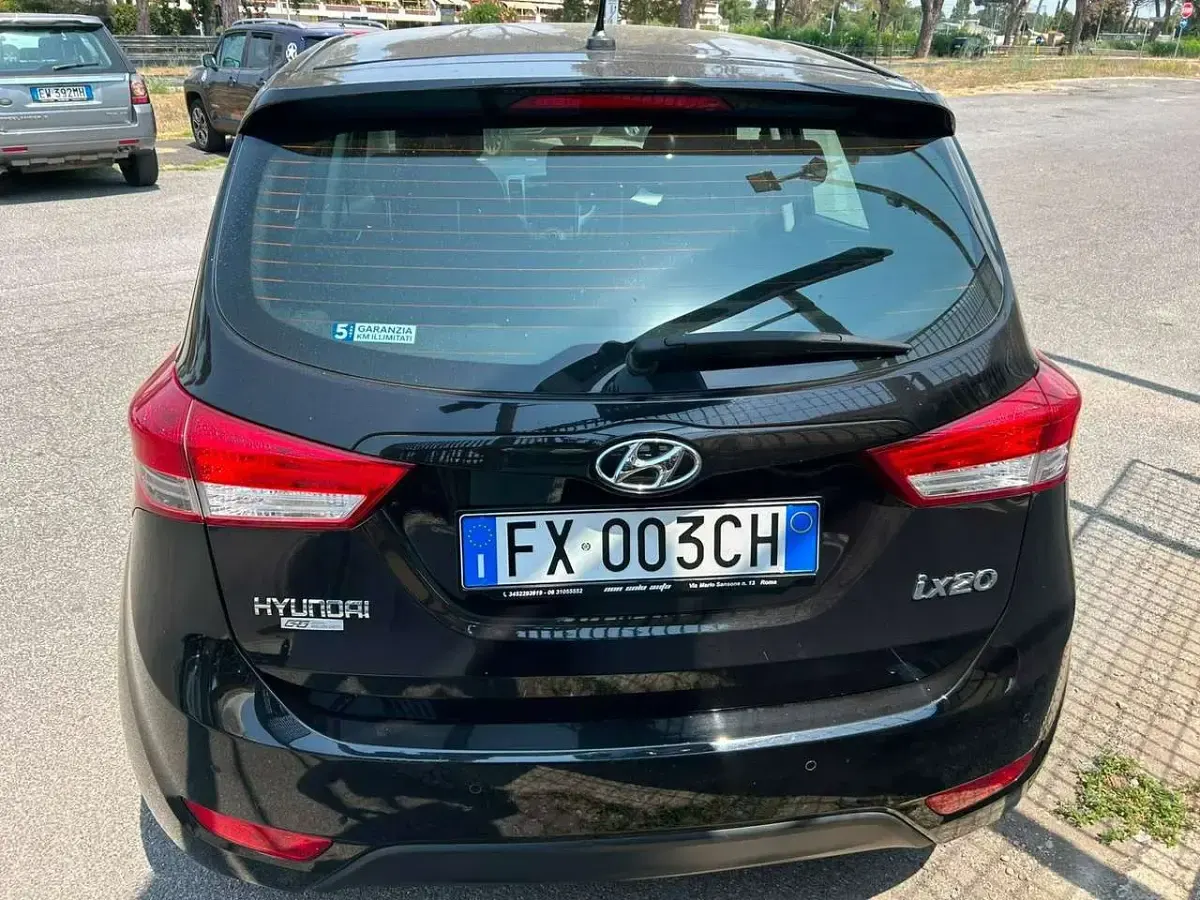 Usata Hyundai ix20 Comfort 124 CV (91 kW) 2019 Nero Utilitaria