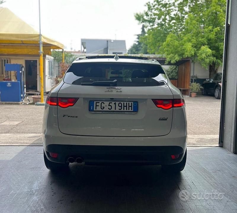 Usata Jaguar F-Pace Portfolio 180 CV (132 kW) 2016 Bianco SUV