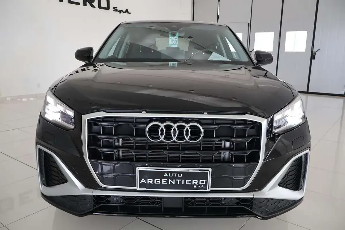 Begagnad Audi Q2 S-Line 150 HK (110 kW) 2025 Svart SUV