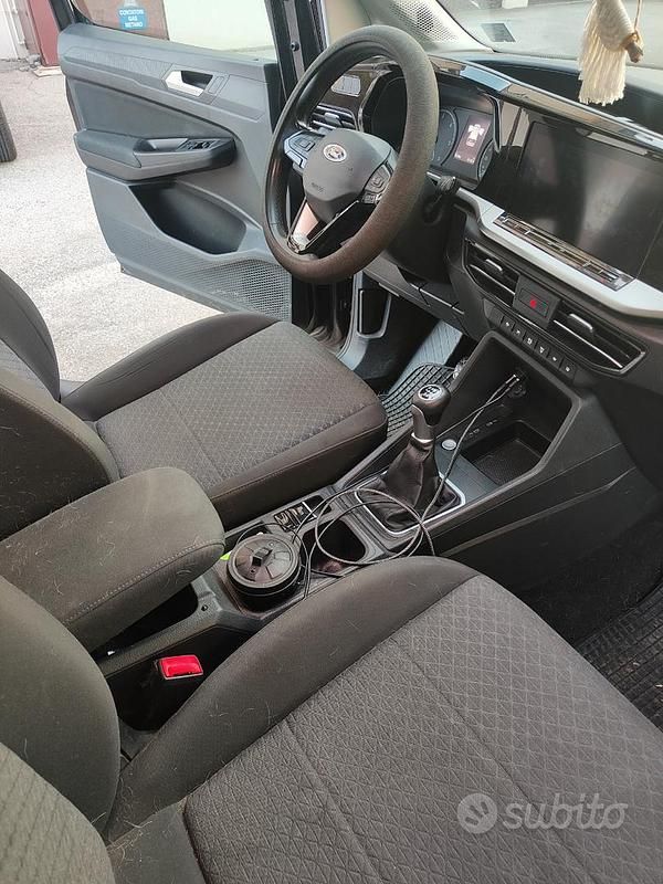 Usata Ford Tourneo Connect 102 CV (75 kW) 2022 Nero Monovolume