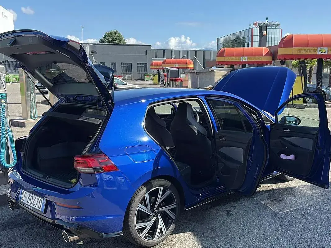 Usata VW Golf VIII R-line 150 CV (110 kW) 2021 Blu/azzurro Berlina