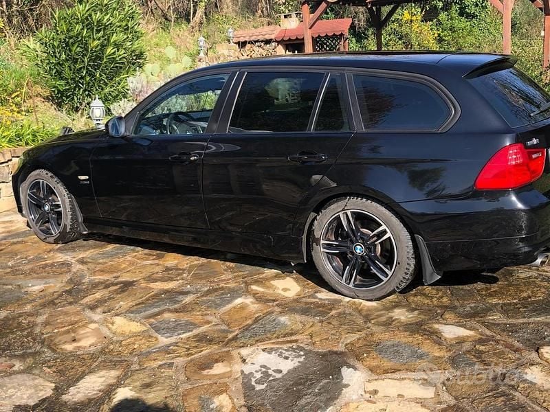 Usata BMW 320 177 CV (130 kW) 2009 Nero Station wagon