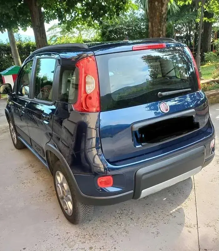 Usata Fiat Panda 4x4 S 95 CV (69 kW) 2017 Blu/azzurro Utilitaria