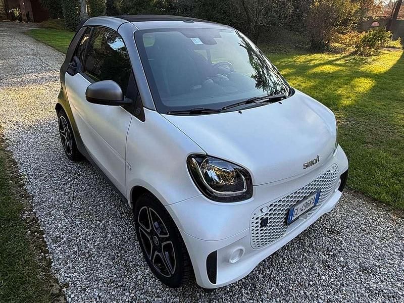 Usata Smart ForTwo Electric Drive 41 kW (56 CV) 2022 Bianco Cabrio