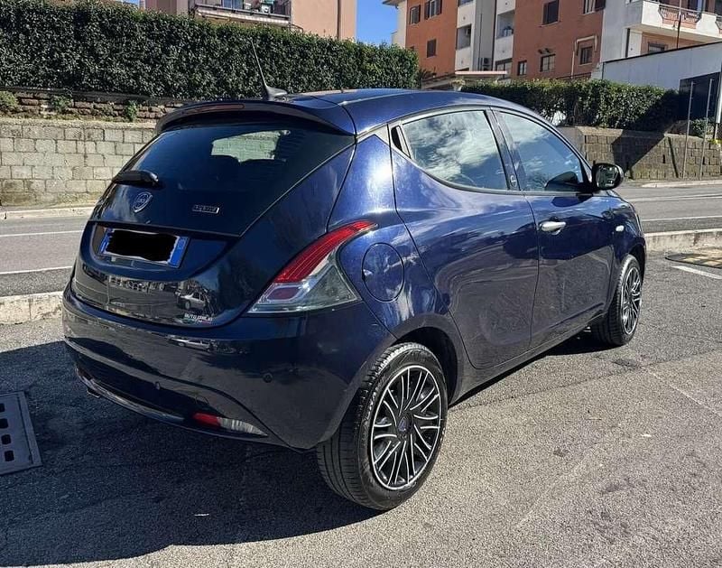 Usata Lancia Ypsilon Silver 69 CV (50 kW) 2021 Utilitaria