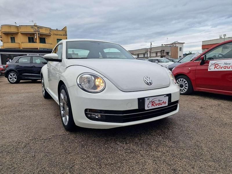 Usata VW Beetle Design 105 CV (77 kW) 2013 Bianco Utilitaria