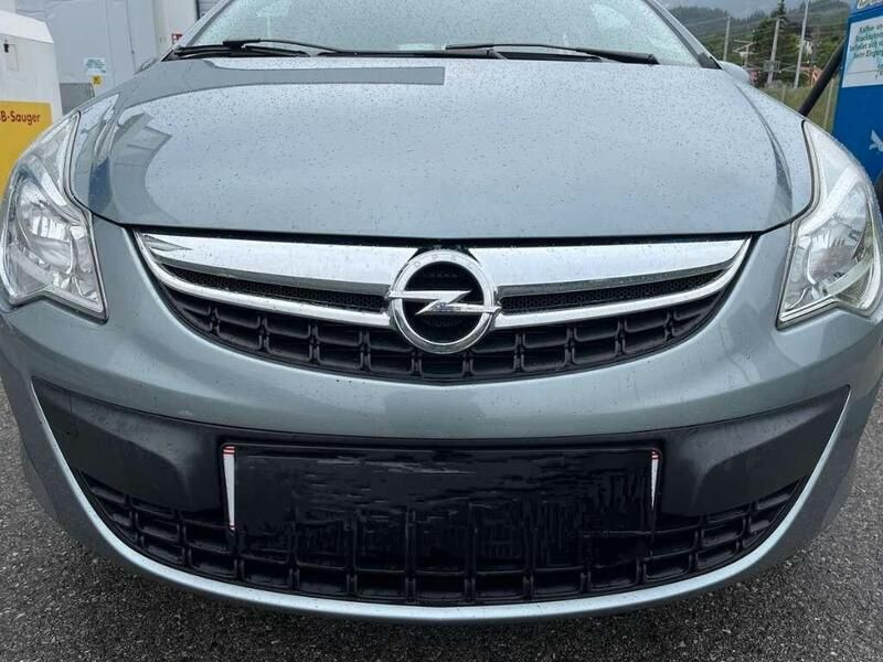 Grigio Usata 2012 Opel Corsa Tre volumi | 3950 € (Cara) - Immagine 1/4
