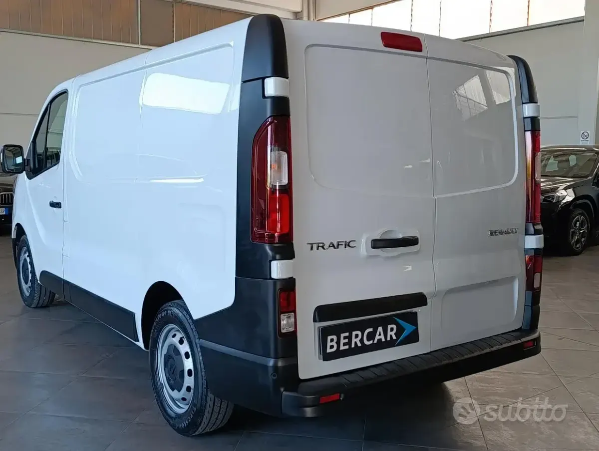Usata Renault Trafic 110 CV (80 kW) 2024 Bianco Monovolume