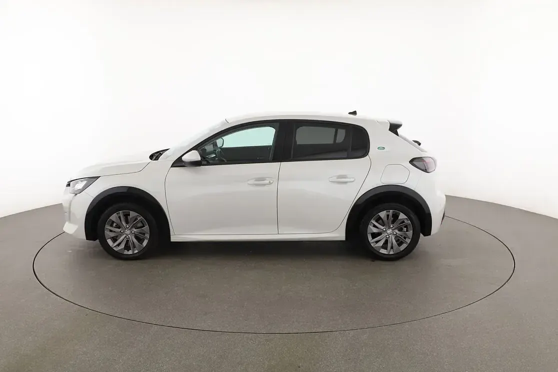 Käytetty Peugeot e-208 Active 100 kW (136 HP) 2020 Valkoinen Viistoperä