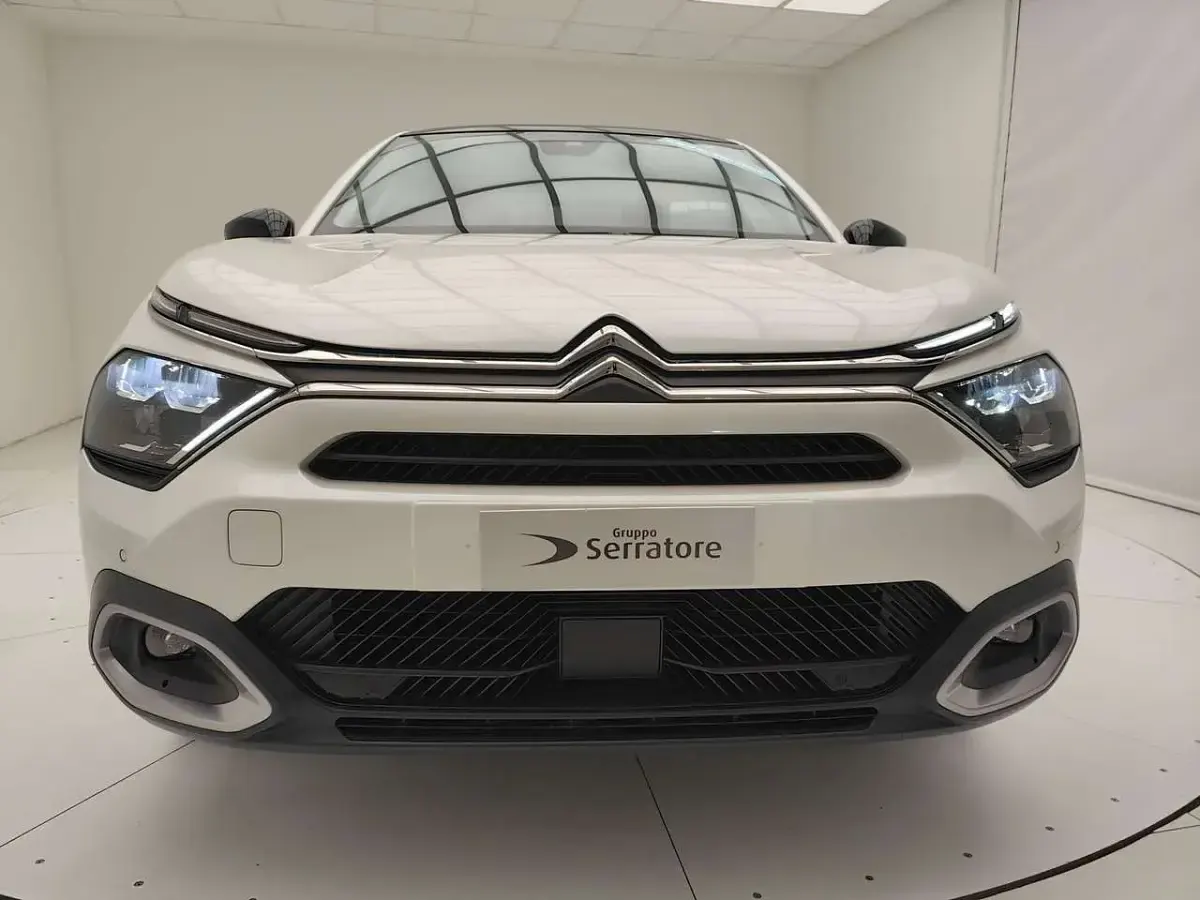 Usata Citroën e-C4 Shine 100 kW (136 CV) 2023 Bianco SUV