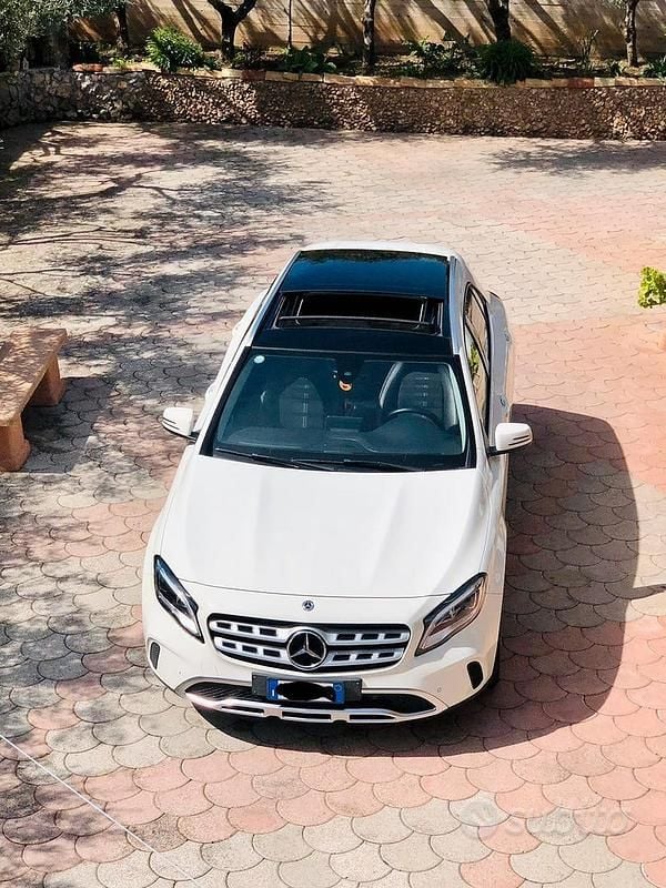 Usata Mercedes GLA200 136 CV (100 kW) 2017 Bianco SUV