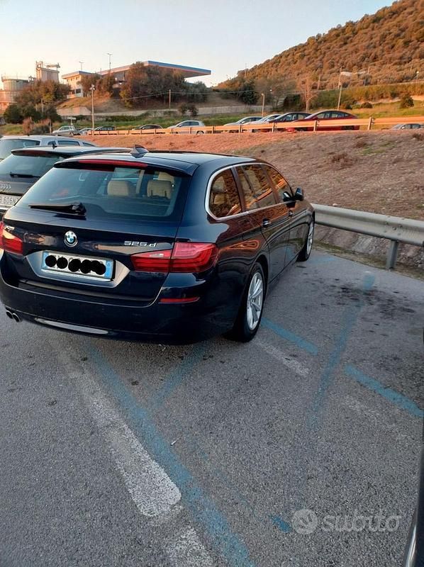 Begagnad BMW 525 Efficient Dynamics 218 HK (160 kW) 2014 Blå Kombi